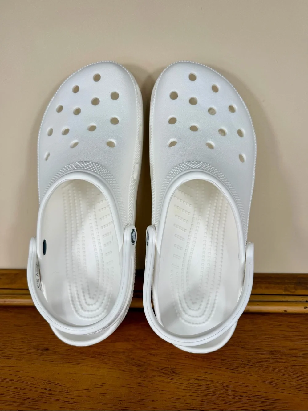 New Crocs Men’s Classic Clogs White Size 11